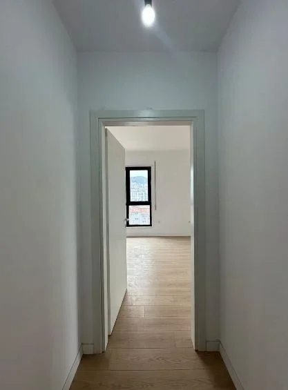 Tirane, shitet apartament 3+1+Ballkon Kati 8, 122 m² 378.500 € 