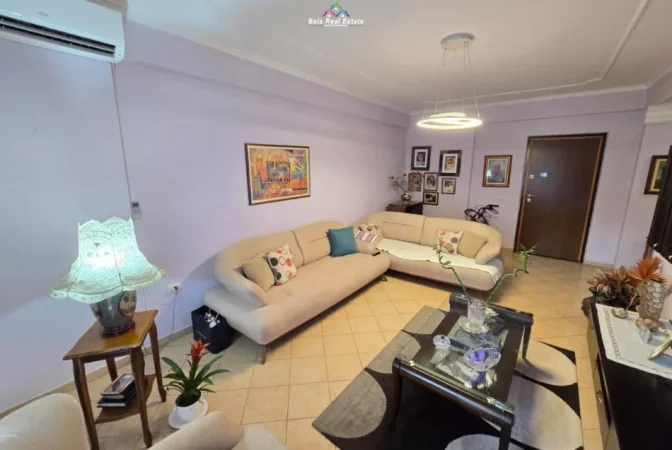 Tirane, jap me qera apartament 2+1 Kati 4, 107 m² 790 € (rruga e kavajes)