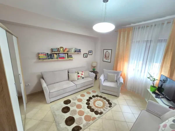 Tirane, jepet me qera apartament 2+1 Kati 4, 107 m² 790 € (Rruga e Kavajes)