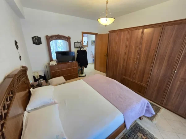 Tirane, jepet me qera apartament 2+1 Kati 4, 107 m² 790 € (Rruga e Kavajes)