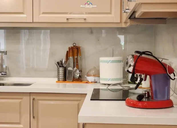 Tirane, jepet me qera apartament 1+1+Ballkon Kati 3, 71 m² 900 € (kompleksi delijorgji)