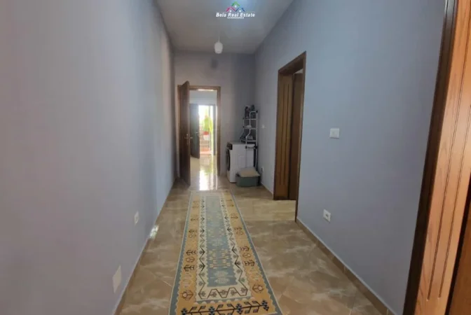 Tirane, jap me qera Vile 2+1 Kati 3, 100 m² 520 € (sokrat miho)