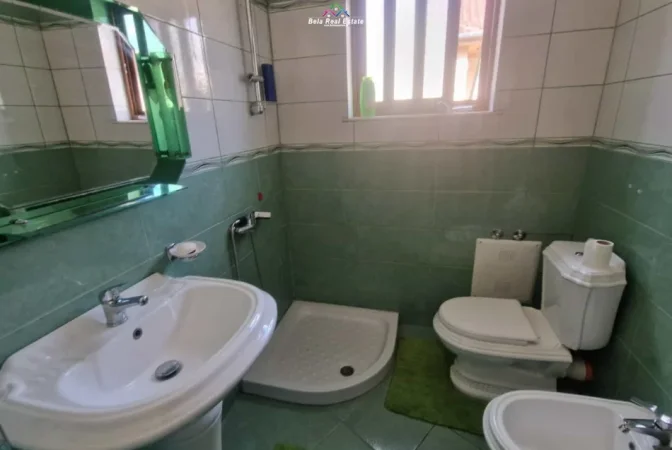 Tirane, jap me qera Vile 2+1 Kati 3, 100 m² 520 € (sokrat miho)