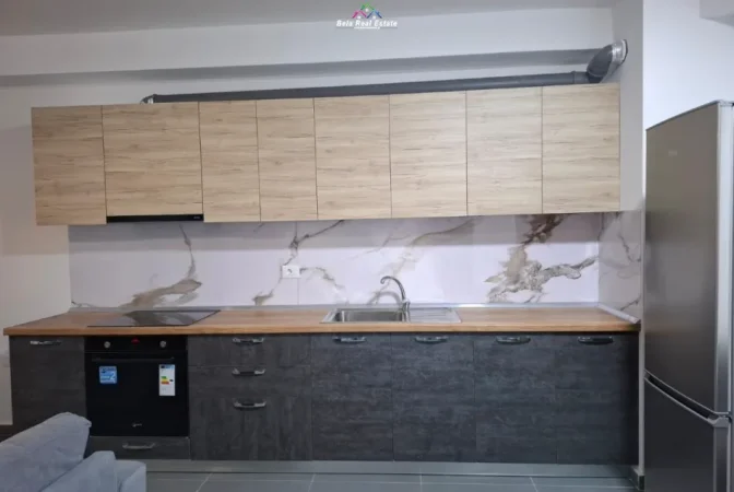 Tirane, jepet me qera apartament 3+1 , 116 m² 680 € (5 maji)