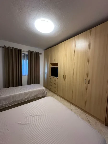 Tirane, jepet me qera apartament 1+1 Kati 3, 65 m² 500 € 