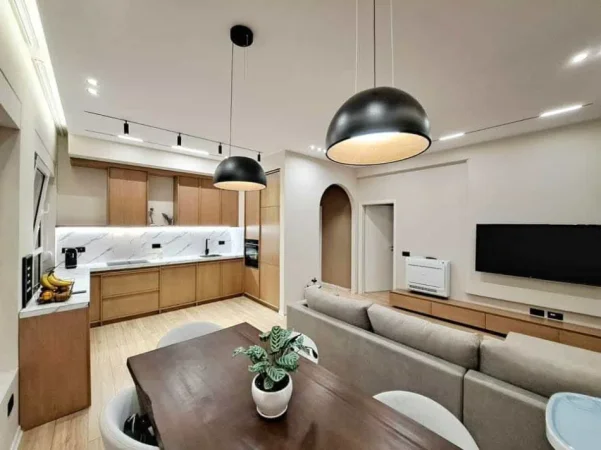 Tirane, jepet me qera apartament 2+1 Kati 6, 100 m² 850 € (Rruga Pasho Hyasa)