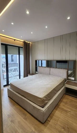 Tirane, shitet apartament 2+1+Ballkon Kati 3, 118 m² 370.000 € 