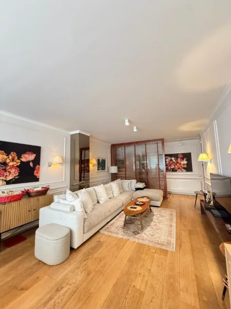 Tirane, shitet apartament 2+1+Ballkon Kati 3, 134 m² 410.000 € (Rruga e Elbasanit)