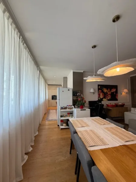 Tirane, shitet apartament 2+1+Ballkon Kati 3, 134 m² 410.000 € (Rruga e Elbasanit)