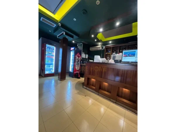 Tirane, jepet me qera ambjent biznesi Kati 1, 180 m² 1.200 € 