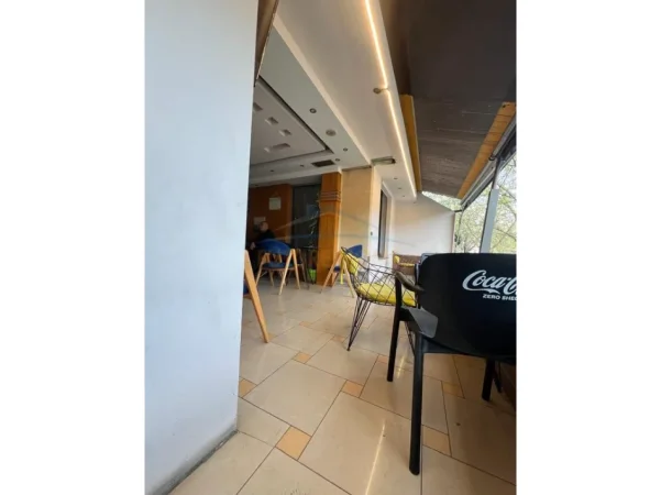 Tirane, jepet me qera ambjent biznesi Kati 1, 180 m² 1.200 € 