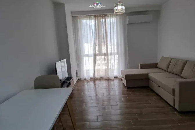 Tirane, jepet me qera apartament 1+1+Ballkon Kati 5, 96 m² 520 € (prane rrethrrotullimit te fundit te 5 Maj)