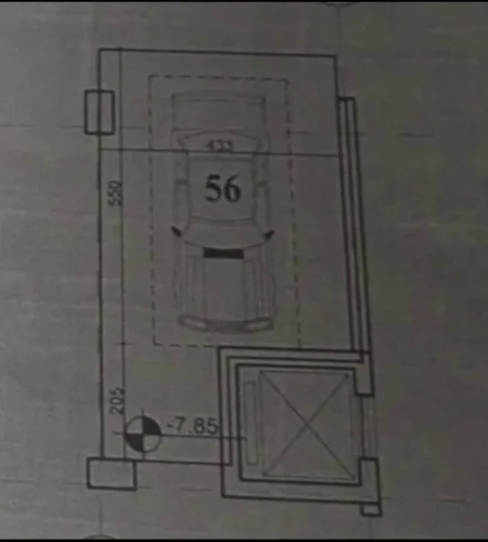Garazh në shitje tek ish Tregu Elektrik