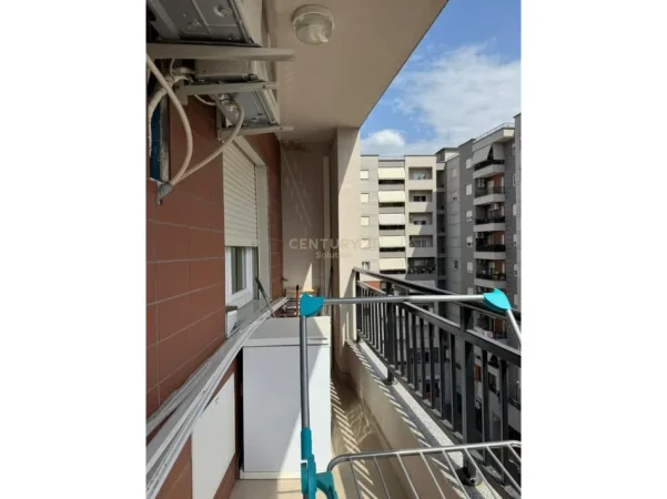 Tirane, shes apartament 2+1+Ballkon Kati 6, 105 m² 170.000 € (Vila L)