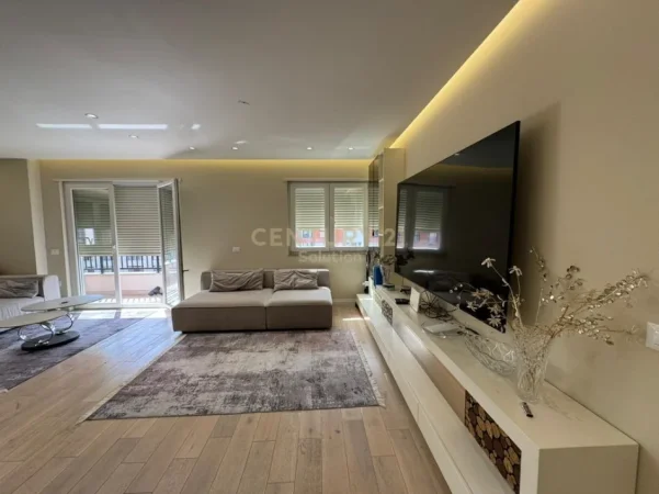 Tirane, shes apartament 2+1+Ballkon Kati 6, 105 m² 170.000 € (Vila L)