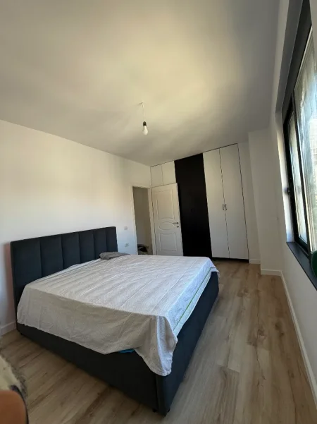 Tirane, jepet me qera apartament 3+1+Ballkon Kati 5, 103 m² 400 € 
