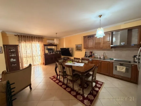 Tirane, shitet apartament 2+1 Kati 10, 144 m² 315.000 € (Medar shtylla)