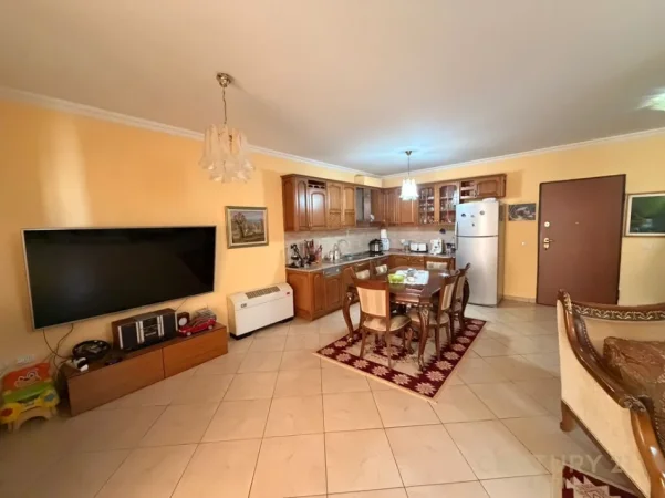 Tirane, shitet apartament 2+1 Kati 10, 144 m² 315.000 € (Medar shtylla)