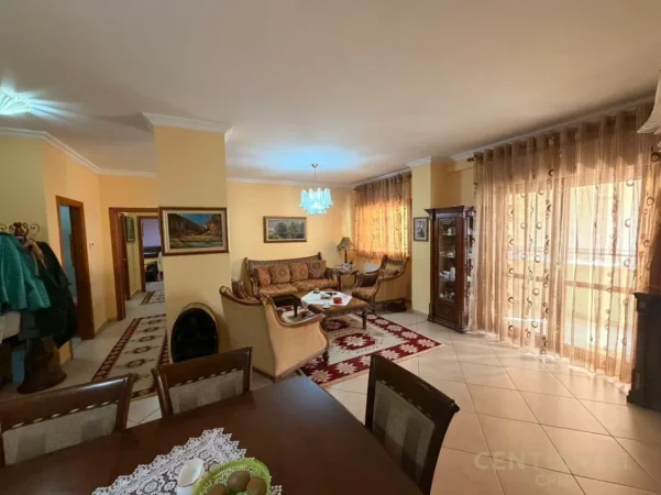 Tirane, shitet apartament 2+1 Kati 10, 144 m² 315.000 € (Medar shtylla)