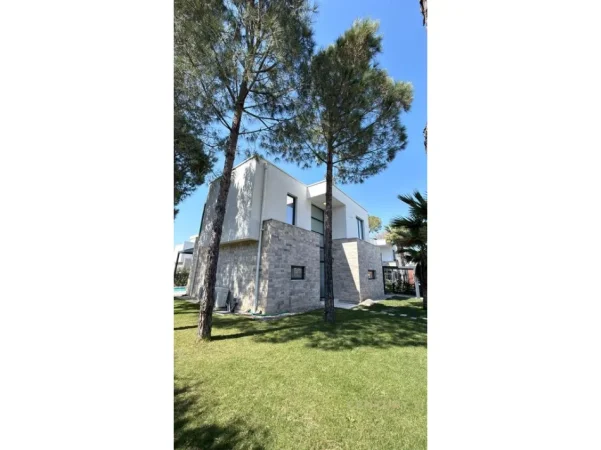 Durres, shes Vile 2 Katshe Kati 2, 711 m² 1.150.000 € (Gjiri i lalezit)