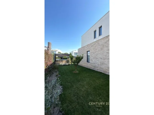 Durres, shes Vile 2 Katshe Kati 2, 711 m² 1.150.000 € (Gjiri i lalezit)