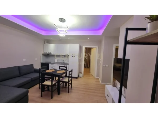 Tirane, jepet me qera apartament 2+1 Kati 1, 80 m² 800 € (Restorant durresi)