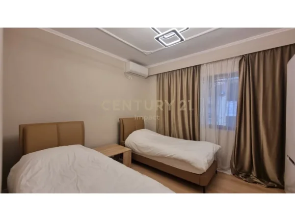 Tirane, jepet me qera apartament 2+1 Kati 1, 80 m² 800 € (Restorant durresi)