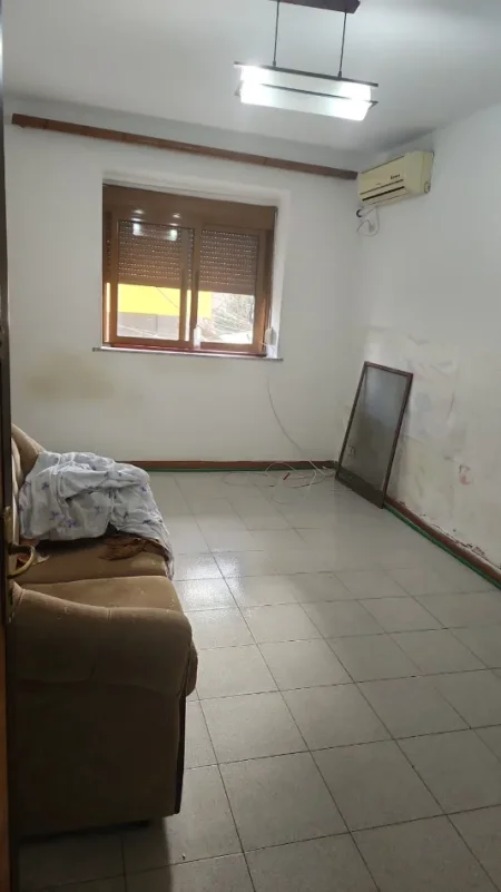 Tirane, shitet garsonier 1+1 Kati 2, 28 m² 69.000 € (Rruga e Elbasanit)