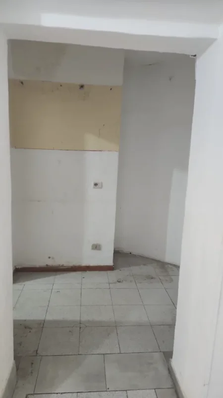 Tirane, shitet garsonier 1+1 Kati 2, 28 m² 69.000 € (Rruga e Elbasanit)