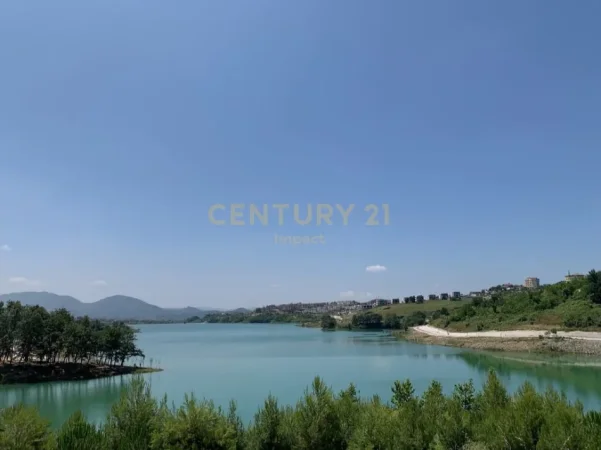 Tirane, shitet apartament 3+1 Kati 1, 125 m² 260.000 € (Collak)