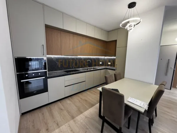 Tirane, jepet me qera apartament 2+1 Kati 2, 90 m² 1.000 € (Liqeni i Thate)