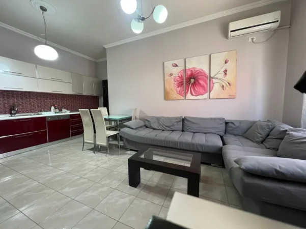 Tirane, shitet apartament 2+1 , 83 m² 235.000 € (rruga e kavajes)
