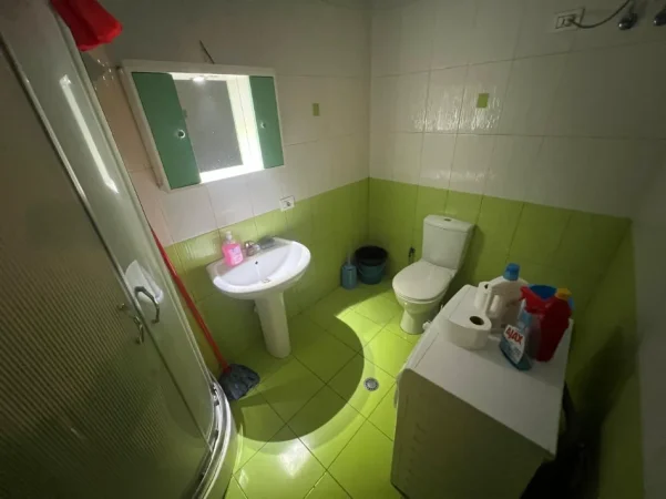 Tirane, shitet apartament 2+1 , 83 m² 235.000 € (rruga e kavajes)