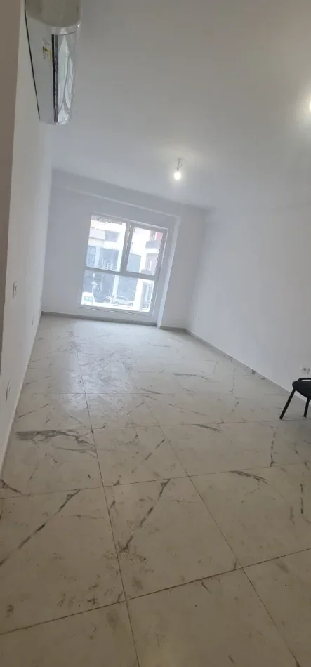 Jepet me qera nga Pronari, pa-komision ambjent biznesi Kati 2, siperfaqe 79 m² cmimi 45.000 leke neto, ne rruga "Dritan Hoxha" Tirane.