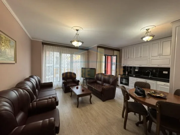 Tirane, jepet me qera apartament 1+1+Ballkon Kati 2, 73 m² 600 € (Kodra e Diellit)