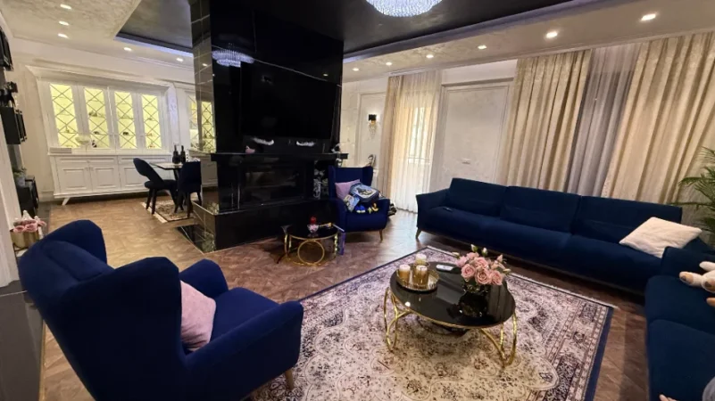 Tirane, jepet me qera apartament 2+1+Aneks+Ballkon Kati 7, 207 m² 3.000 € 