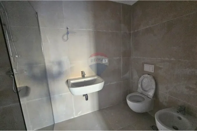 Tirane, jepet me qera zyre , 128 m² 1.680 € 