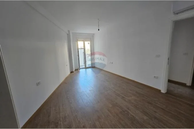 Tirane, jepet me qera zyre , 128 m² 1.680 € 