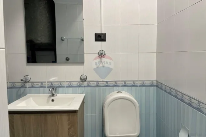 Tirane, jepet me qera zyre , 64 m² 625 € 