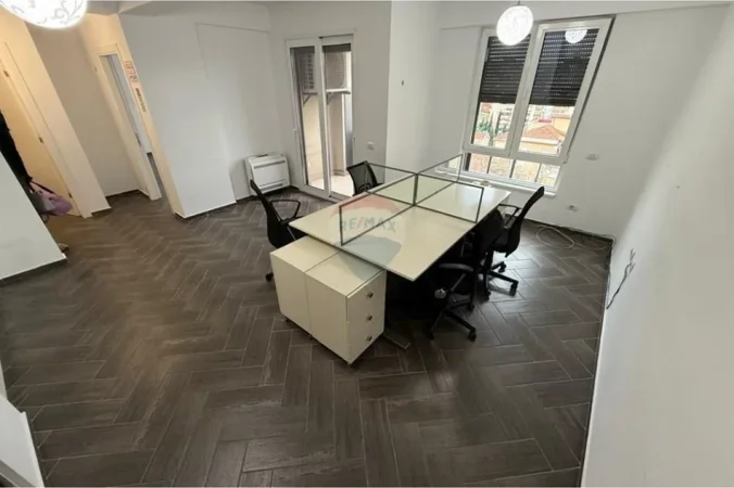 Tirane, jepet me qera apartament , 72 m² 701 € 