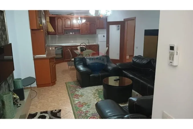 Tirane, jepet me qera apartament , 115 m² 700 € 