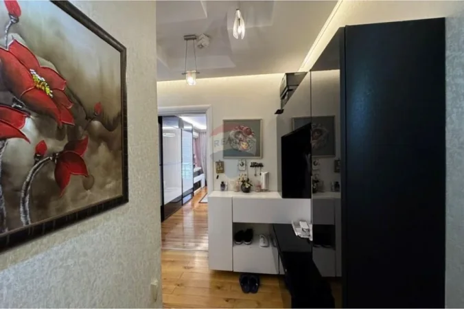 Tirane, shitet apartament , 160 m² 380.000 € 