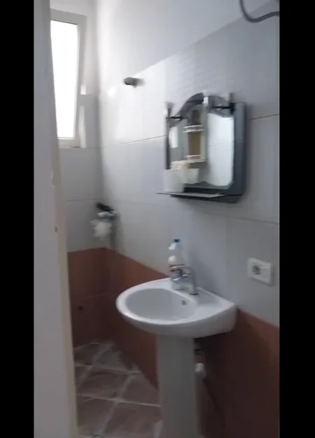 Tirane, jepet me qera shtepi 1+1 Kati 1, 35.000 € 