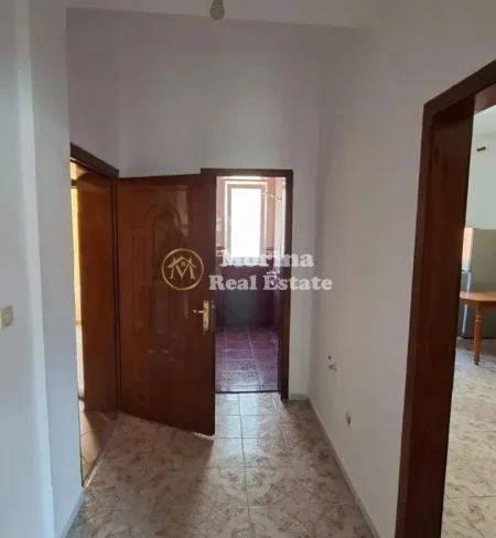 Tirane, jepet me qera apartament 1+1 Kati 3, 90 m² 500 € (Rruga e Durresit)
