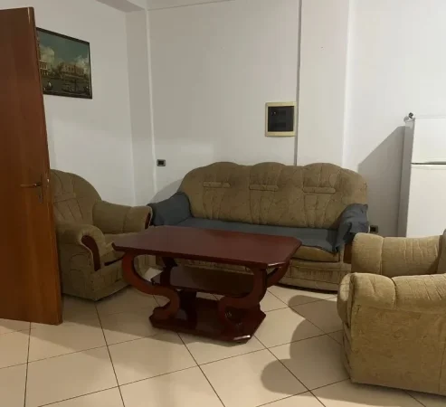 Tirane, jepet me qera Vile 2+1 Kati 1, 98 m² 350 € (Astir)