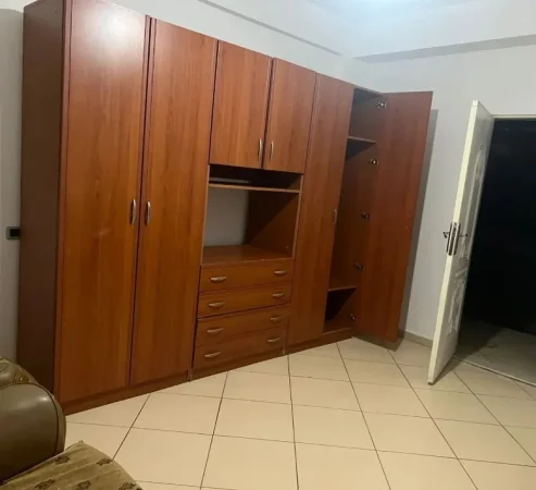 Tirane, jepet me qera Vile 2+1 Kati 1, 98 m² 350 € (Astir)