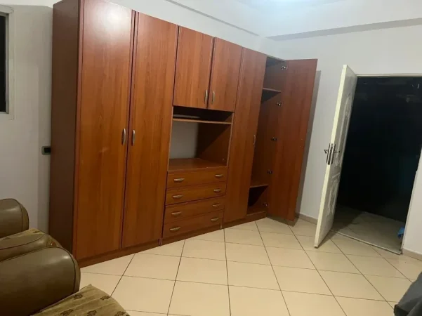 Tirane, jepet me qera Vile 2+1 Kati 1, 98 m² 350 € (Astir)