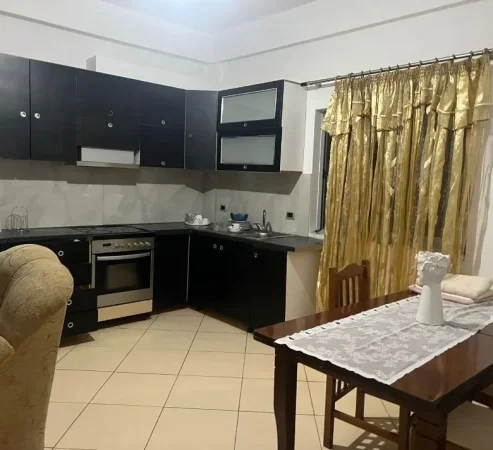 Tirane, jepet me qera Vile 2+1 Kati 1, 98 m² 350 € (Astir)