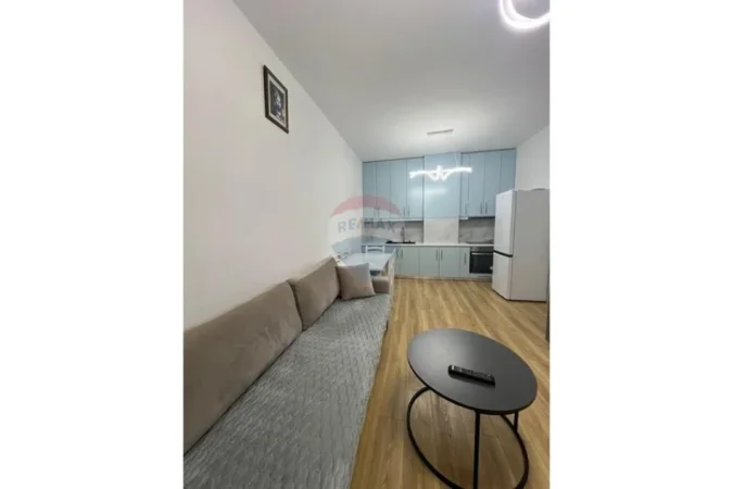 Tirane, jepet me qera apartament 1+1 , 65 m² 600 € (Fusha Aviacionit)