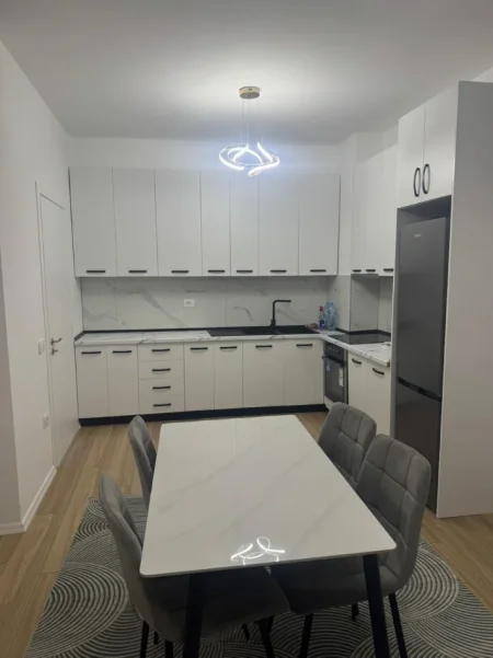 Tirane, jepet me qera apartament 1+1+Ballkon Kati 2, 66 m² 500 € (Astir/Kompleksi Urban Gate)